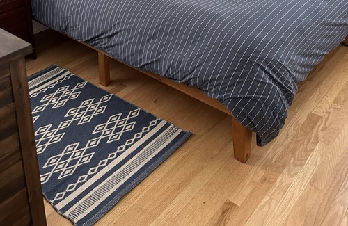 West Bend House | Little Cedar Lake Cozy Cottage- Ski Resort and shops minutes away. Sleeps 8