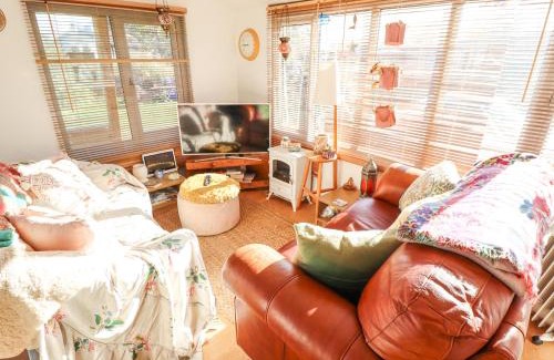 Grimsby House | Little Eden by the Sea