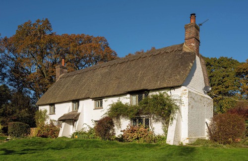 Ringwood Cottage | LITTLE LIONS FARM, pet friendly, with a garden in Ringwood