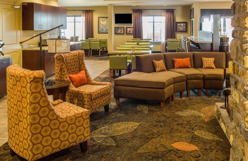 New Town Hotel | Little Missouri Inn & Suites New Town