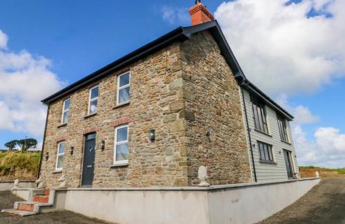 Whitland House | Little Pale