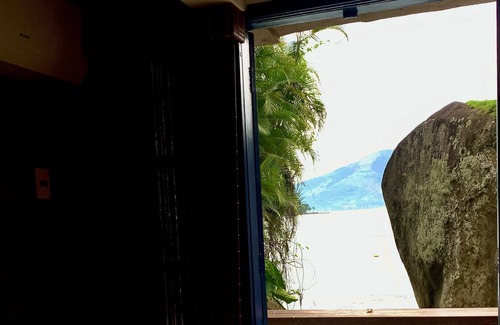 Mombaca House | Little Paradise - Feet In The Water