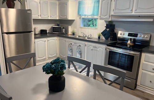 Fontanet House | Little Raccoon Hideaway