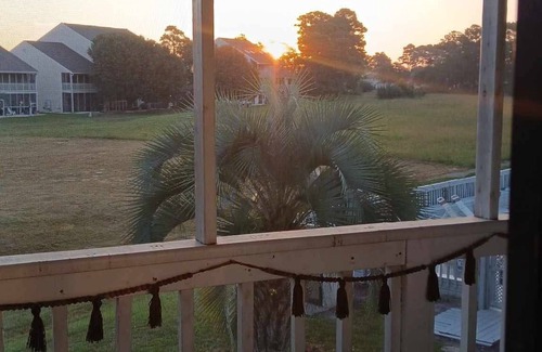 Little River Condo | Little River Fun - Lifetime memories made. Condo sleeps 6 - n3 mi to the beach
