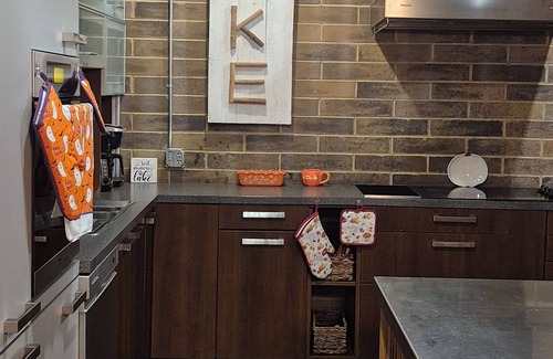 Cullman House | Little's On The Lake - A Contemporary Retreat On Smith Lake - Avl Pontoon Rental