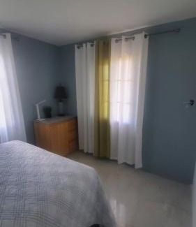 Orange Bay Apartment | Little yellow house