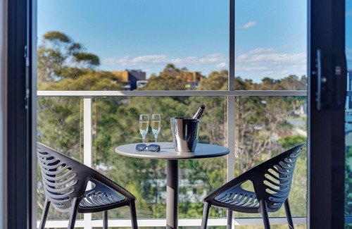 Kingswood Apartment | Littomore Suites Kingswood