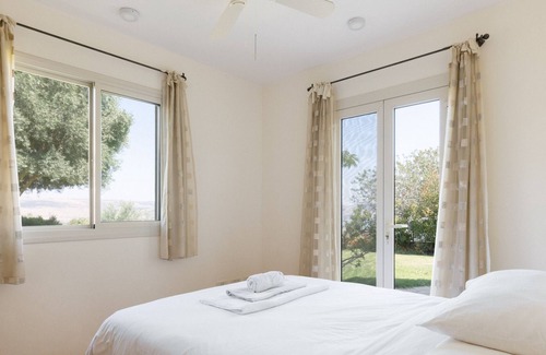 Almagor Apartment | Live By The Water Villa