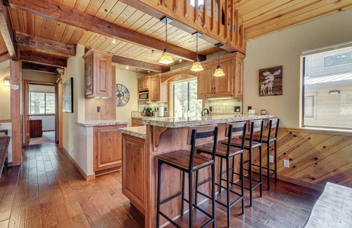 Truckee Cabin | Live Like a Local in Truckee: Luxe Cabin Near Dtwn