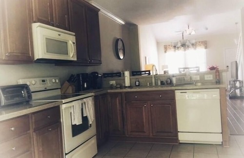 Murrells Inlet House | LIVE LIKE A LOCAL! AFFORDABLE, IMMACULATE TOWNHOME SUITABLE FOR YOUR FAMILY!