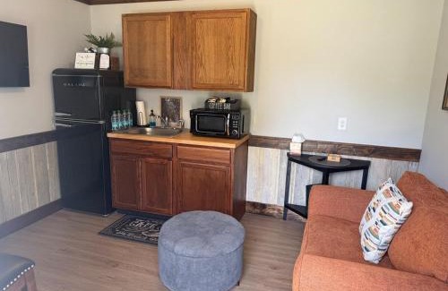 Georgetown Apartment | Live Oaks Cottage 204 at Wedgefield