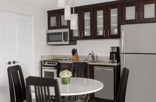 Las Vegas Resort | Live the Vegas Dream: Family Fun and Luxury Await- Marriott's Grand Chateau-3 Bd