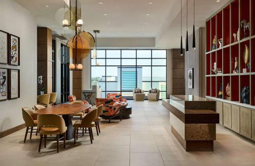 Central Oklahoma City Hotel | Lively Hotel On Oak Oklahoma City, Tapestry By Hilton