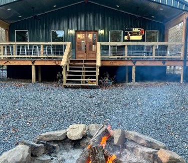 Athens House | Livin on the Edge Cabin in Albert Pike, Beautiful!