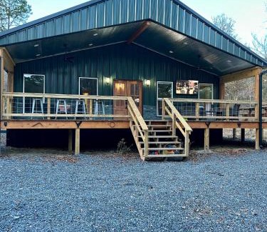 Athens House | Livin on the Edge Cabin in Albert Pike, Beautiful!