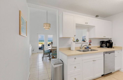 Whitney Beach Cottage | Livin' the Dream at Beach Dreams Resort