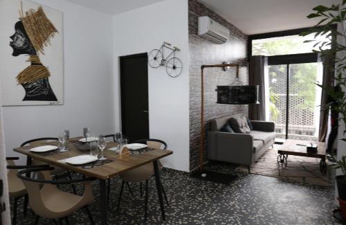 Le Plateau Apartment | Living 1Bed colonial style in business district