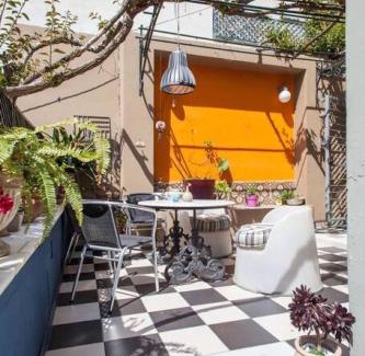 Exarhia Apartment | Living like in a cottage in the center of Athens