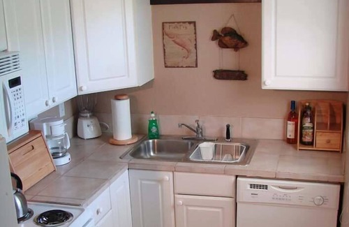 Fulton Cottage | Living on Island Time #3 - Cozy coastal cottages with a whole lot of charm!