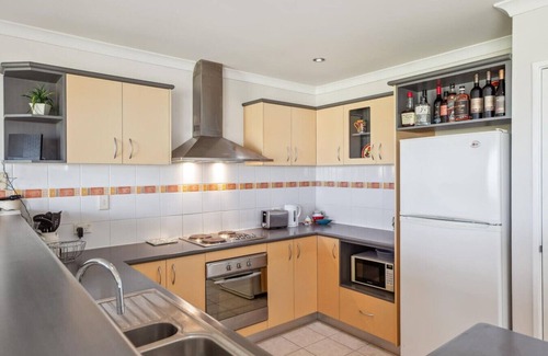 Ledge Point House | Living on the Ledge, ocean front