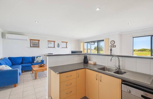 Ledge Point House | Living on the Ledge, ocean front