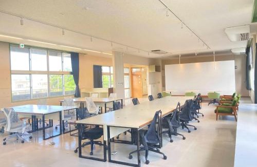 Uruma Hotel | LivingAnywhere Commonsうるま twin bed room - Vacation STAY 88989v