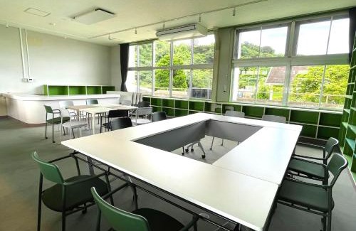 Uruma Hotel | LivingAnywhere Commonsうるま twin bed room - Vacation STAY 88989v