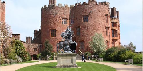 Llanidloes Apartment | Llanidloes Townhouse-pet-friendly-sleeps 7-Mid Wales