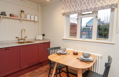 Bow Street Cottage | Llygad Y Dydd