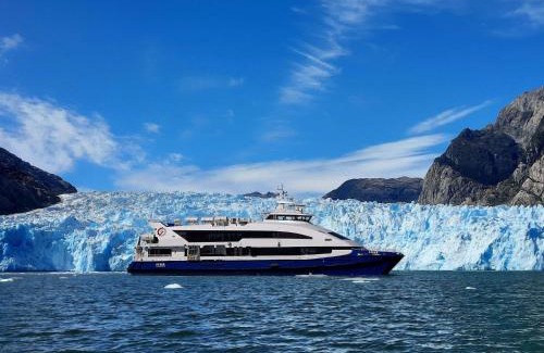 Puerto Chacabuco Hotel | Loberias Del Sur