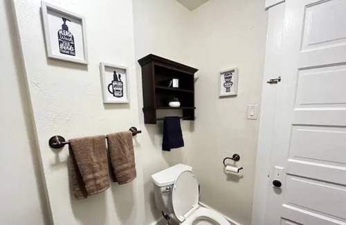 Dayton House | Located close to UD Arena, MVH, KHN, University of Dayton, Downtown Dayton