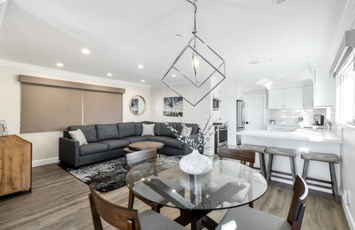 West Newport House | Located directly on the Sand. Two Master Suites, four bedrooms, four bathrooms.n