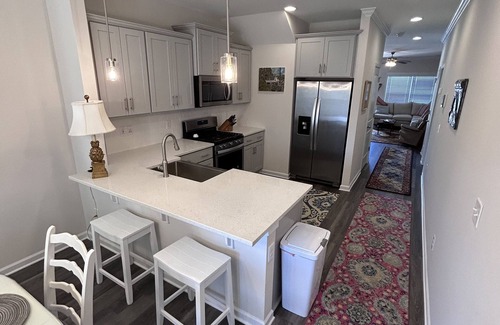 Oak Grove House | Located in safe community close to most attractions.