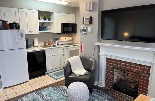 Bar Harbor Condo | Located In The Heart Of Downtown Bar Harbor with Parking