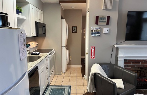 Bar Harbor Condo | Located In The Heart Of Downtown Bar Harbor with Parking