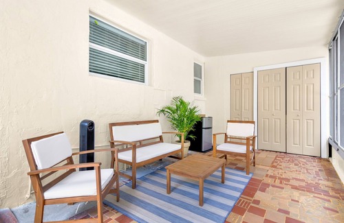 Childs Park House | Located near St Pete beaches, downtown Gulfport and short distance to Tampa