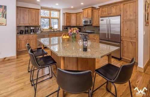 Big Sky Condo | Location = Awesome! Plus a private Hot Tub!