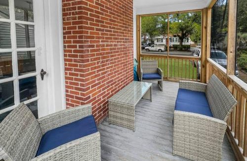 Riverland Terrace House | Location! Minutes to Downtown and Folly Beach