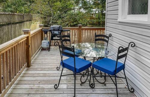 Riverland Terrace House | Location! Minutes to Downtown and Folly Beach