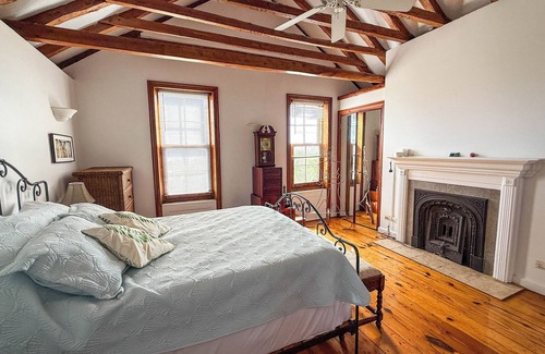 Devonshire Hotel | Locust Hall - Historic Farmhouse in Private Garden Setting