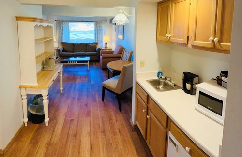 Sturgeon Bay Resort | Lodge at Leathem Smith