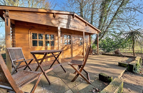 West Stow Ski Chalet | Lodge in Suffolk near Scenic Trails