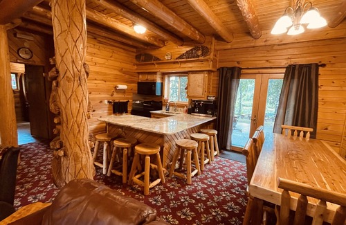 Au Train Cabin | Lodge on Au Train River a few blks from Lk Superior 15 min from Munising