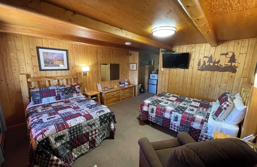 Melrose House | Lodge Rooms 4,5,6,8 - Montana Mountain Views