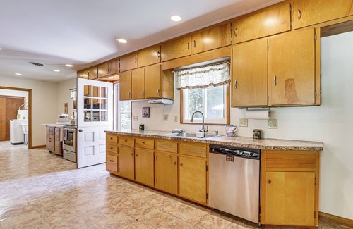 Coshocton House | Lodge-Style Home in Coshocton w/Spacious Yard