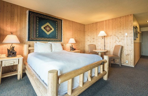 South Lake Tahoe Hotel | Lodge-styled Room w/Patio/Balcony Facing Lake Tah
