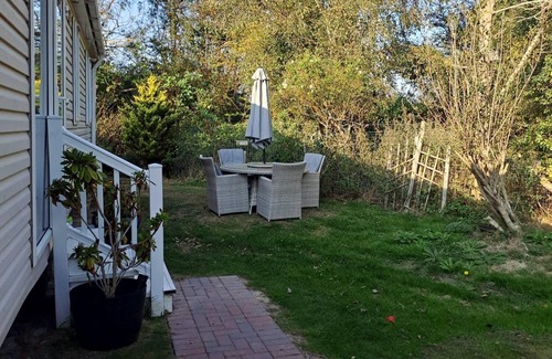 Walton on the Naze House | Lodge with decking & WIFI at Naze Marine Park, sleeps 6 ref 17006WC