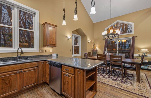 New Buffalo House | Lodged in the Trees Lk Retreat - POOL and HOT TUB!