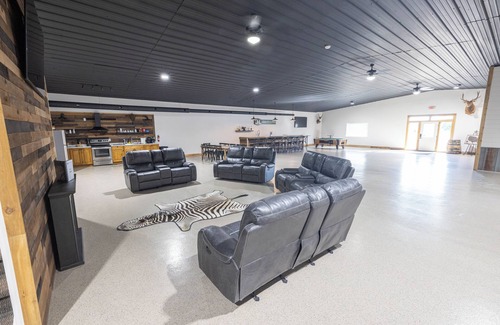 Mound City Apartment | Loess Hills Lodge - Room 8