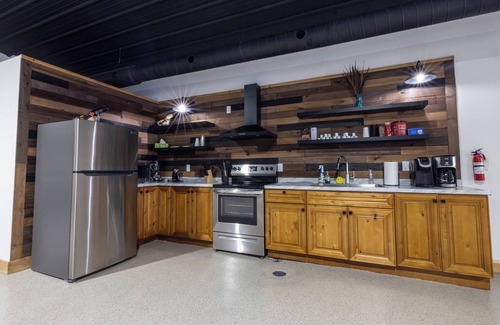 Mound City Apartment | Loess Hills Lodge - Room 8